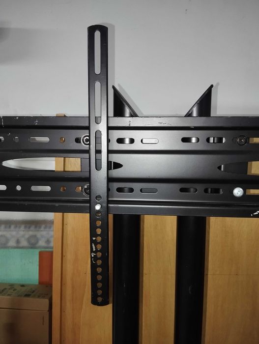 Suporte móvel de televisão