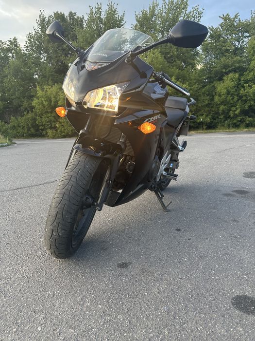Продам Honda CBR 400 R