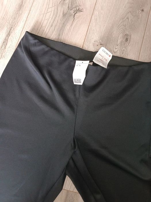 Spodnie damskie nowe