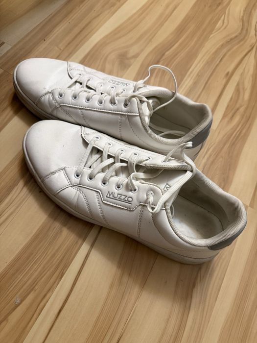 Buty białe Muzzo.