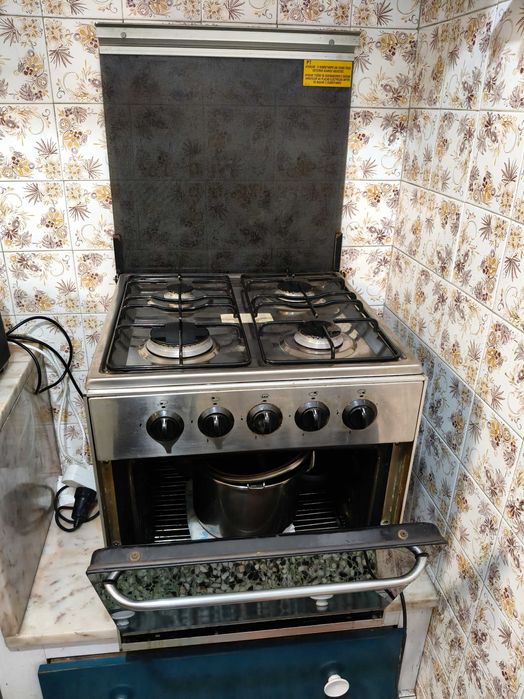 Fogão de cozinha a gás com forno