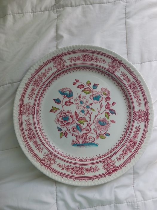 Pratos Porcelanas antigas !