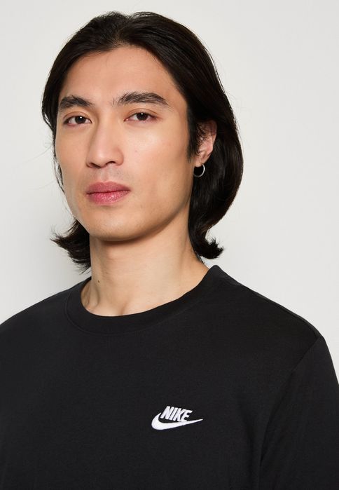 T-shirt czarny z logo Nike M
