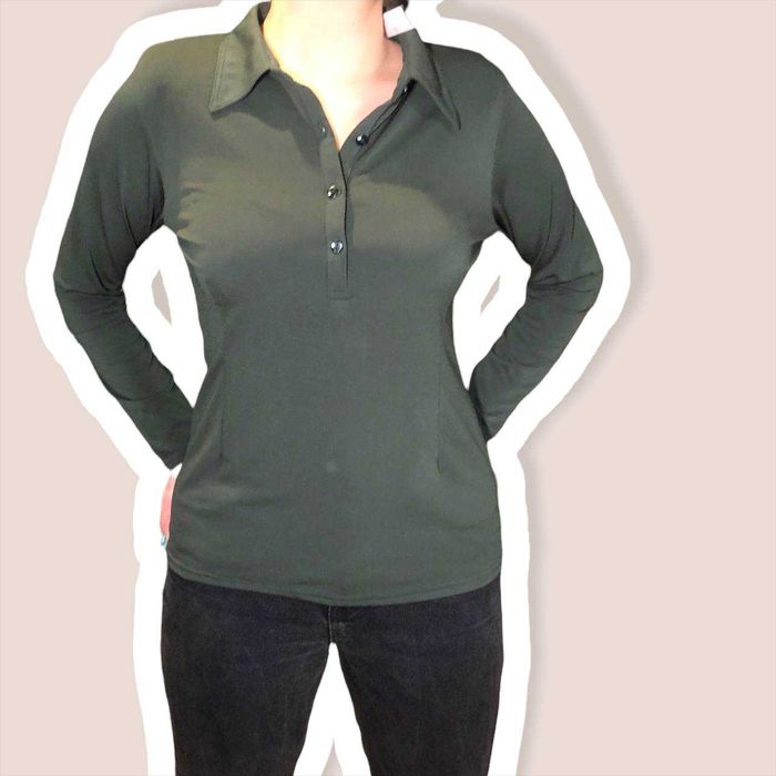 Дуже  гарна блуза кольору хаккі