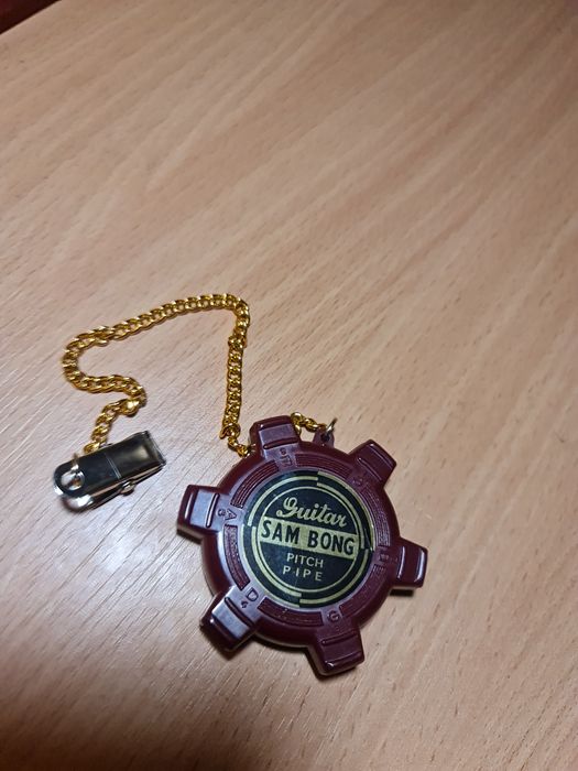 Dmuchany stroik gitarowy Sam Bong pitch pipe