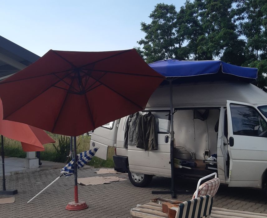 Parasol używany boczny, wraz z podstawą