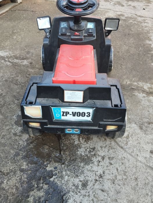 Дитячий електричний автомобіль