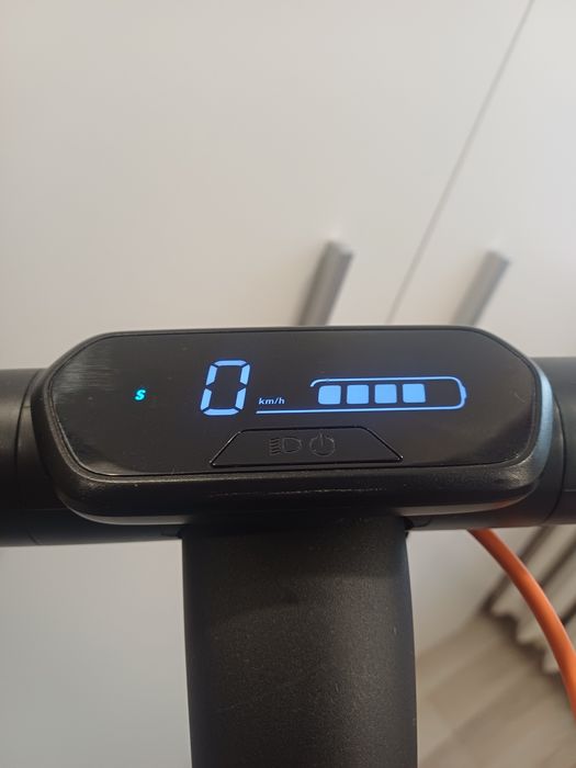 Hulajnoga elektryczna ninebot