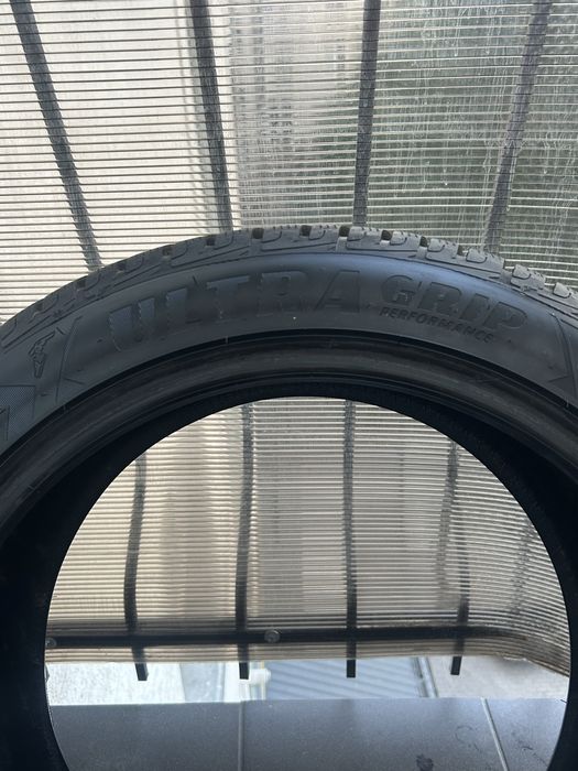 Зимова шина Goodyear UltraGrip Performance 245 45 18