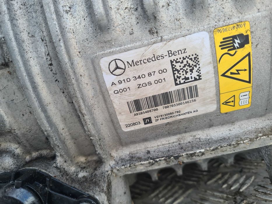Mercedes eSprinter 910 22r silnik elektryczny