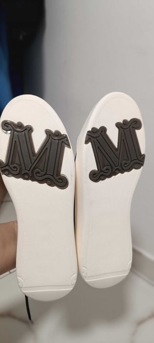 Продам кроссовки Max Mara