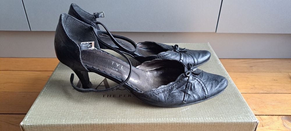 Szpilki czarne używane