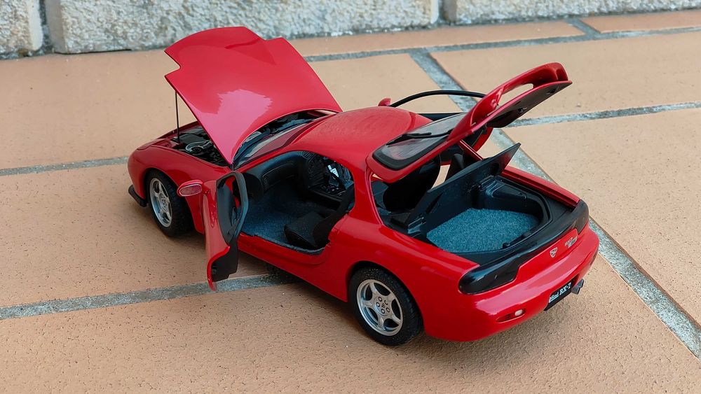 Mazda RX-7 Kyosho 1/18 c/ caixa