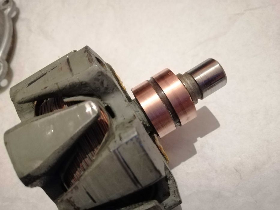 №60.ХОРОШИЙ-Генератор 12 вольт ЯВА/JAWA 638 Made in Czechoslovakia.