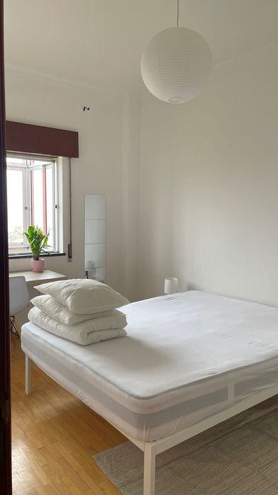 Quartos Amplos Para Arrendar - Barreiro/Lavradio - Despesas Incluídas