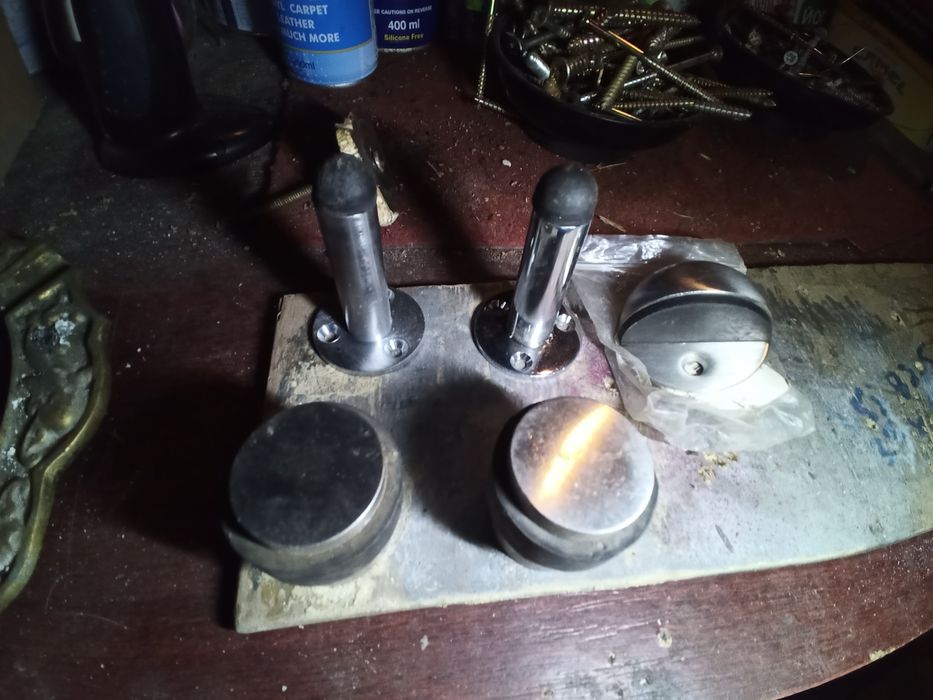 Фурнітура з нержавійки для дому