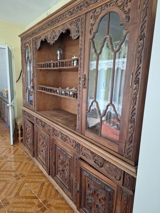 Armário de sala em madeira de cerejeira