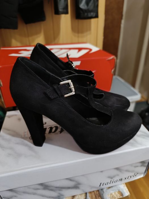 Eleganckie czółenka na obcasie