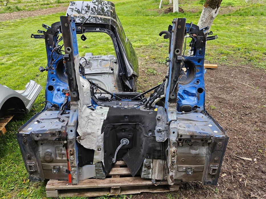 Ćwiartka przód podłużnica fartuch BMW F32 Coupe 17r