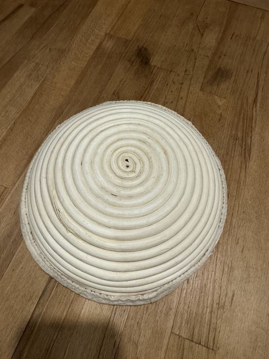 Koszyk do wyrastania chleba okrągły 20 cm + ściereczka