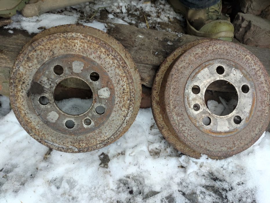 Тормозные барабаны с колодками Шкода Фабия