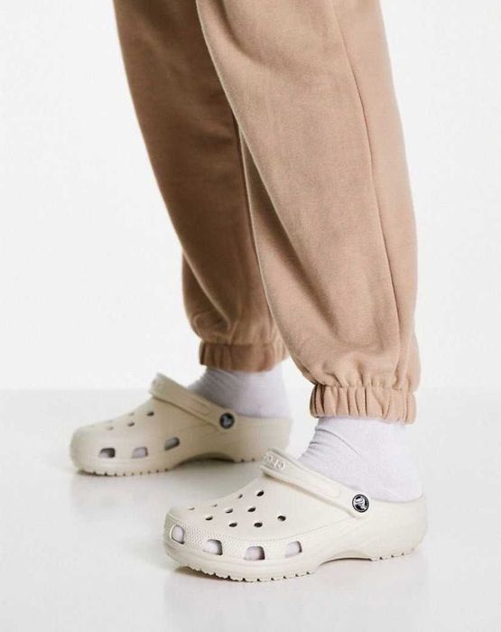 Шльопанці бежеві крокси Crocs Classic