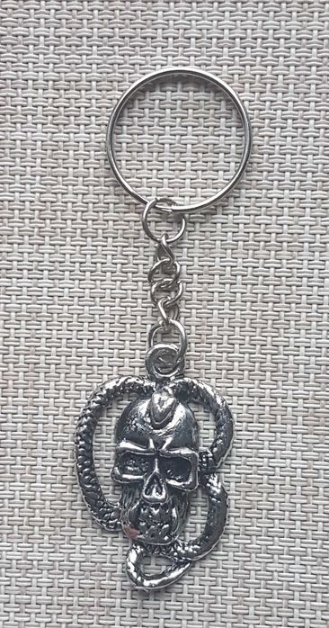 kółko na klucze -z czaszką i wężem