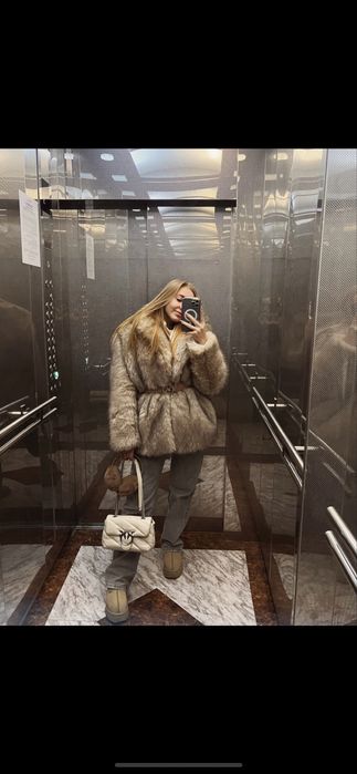 Шуба з екохутра ZARA