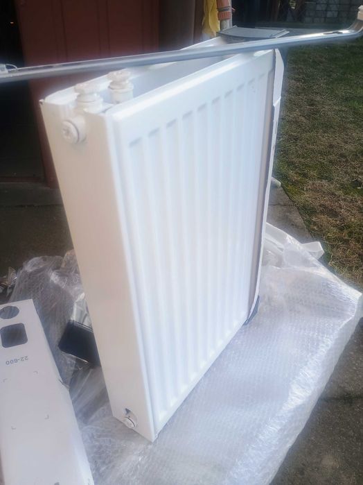 Grzejnik uniwersalny Invena 60x40x10