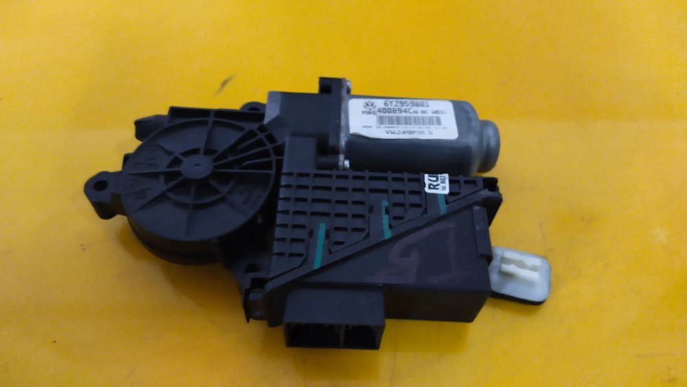 VW T5 silniczek szyby prawy przód 6Y2959801