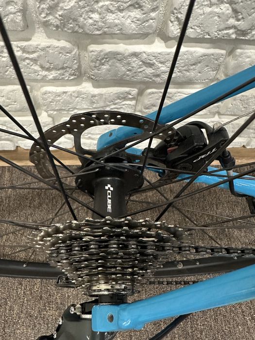 Rower szosowy Cube Attain Race