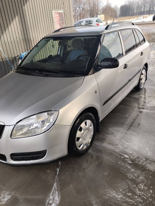 Авто автомобіль машина Skoda fabia 2