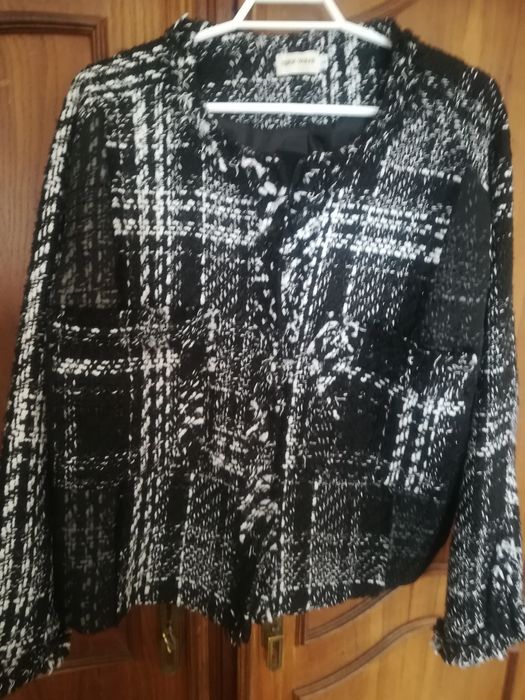 Casaco/blaser da marca Teria Yabar