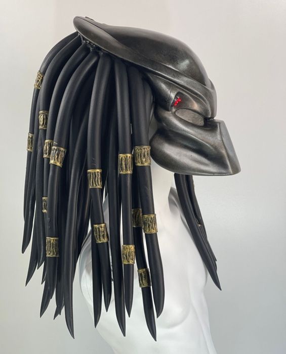 Máscara Predador Clássico Premium 1:1 com Luz