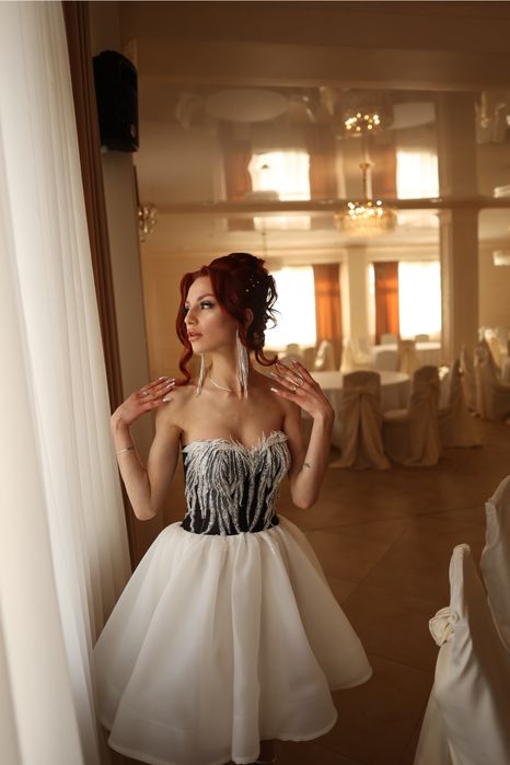 Випускна корсетна сукня ручної роботи