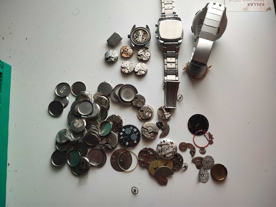 Lote de relógios para peças ou reparação