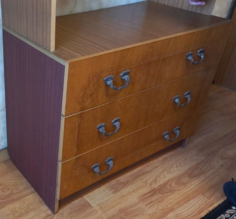 Шафи, тумбочки, комод