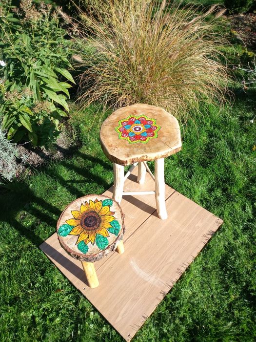 Taborety , plaster drewna