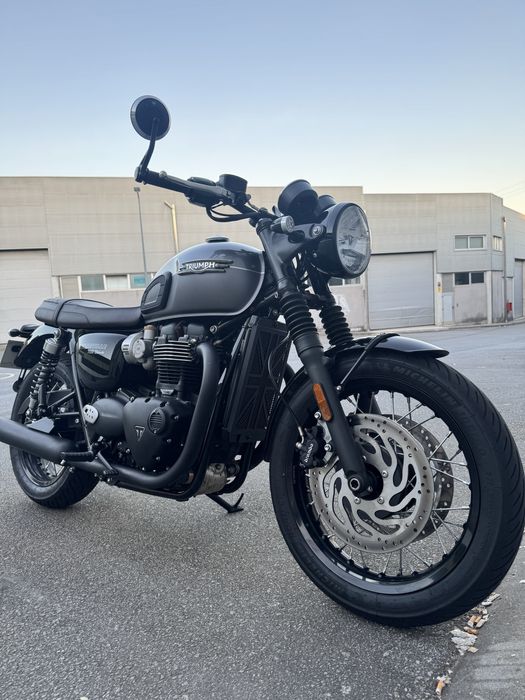 Triumph Bonneville T120 Black