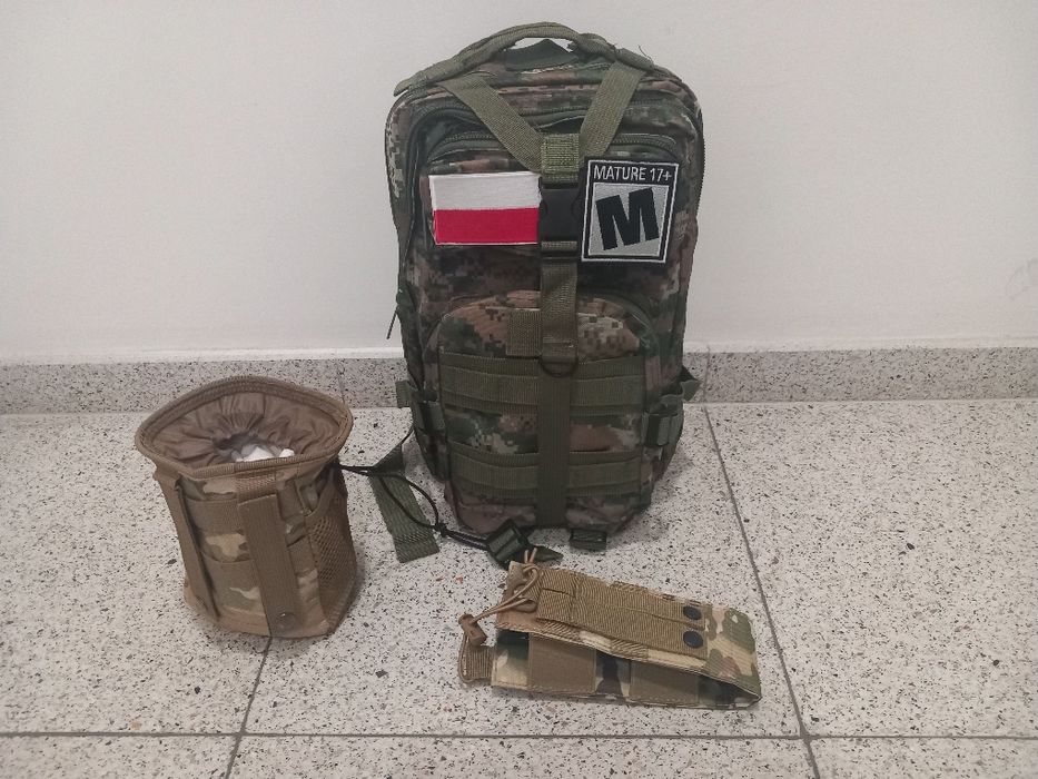 Plecak taktyczny-wojskowy Oxford 30L / Camo + ładownice +naszywki