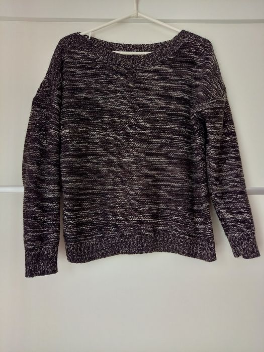 Sweter z dekoltem w łódkę
