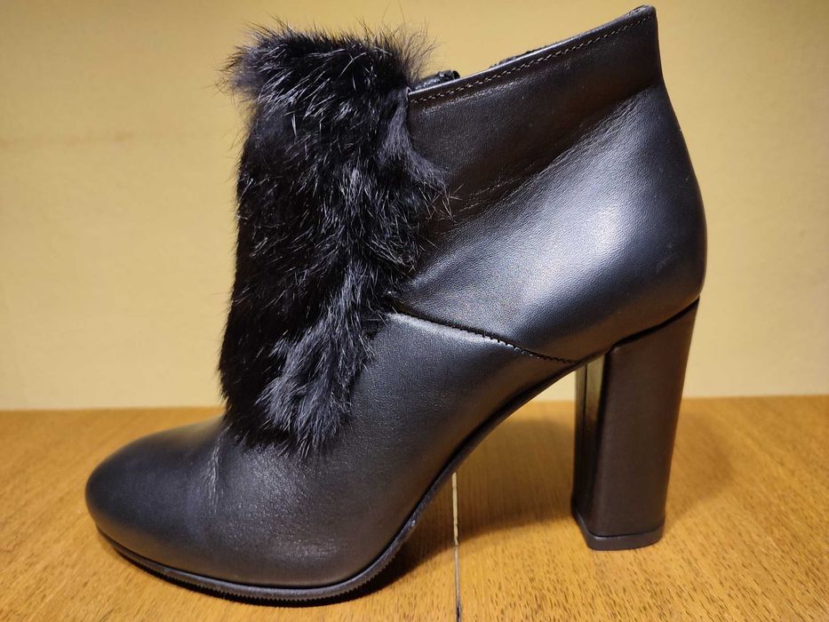 Stylowe botki KARINO  jesień-zima damskie rozm. 39 - Nowe