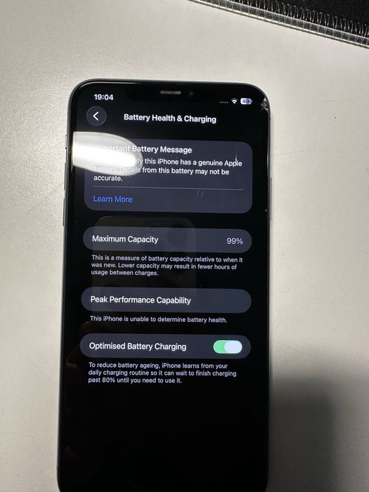 Iphone 11 pro max com 64gb de espaco