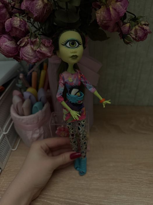 Iris Clops from Monster High
