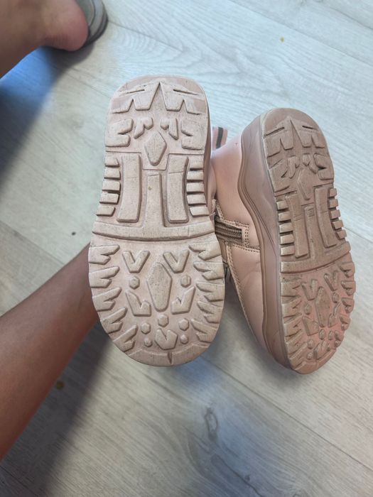 Продам дитячі ботінки