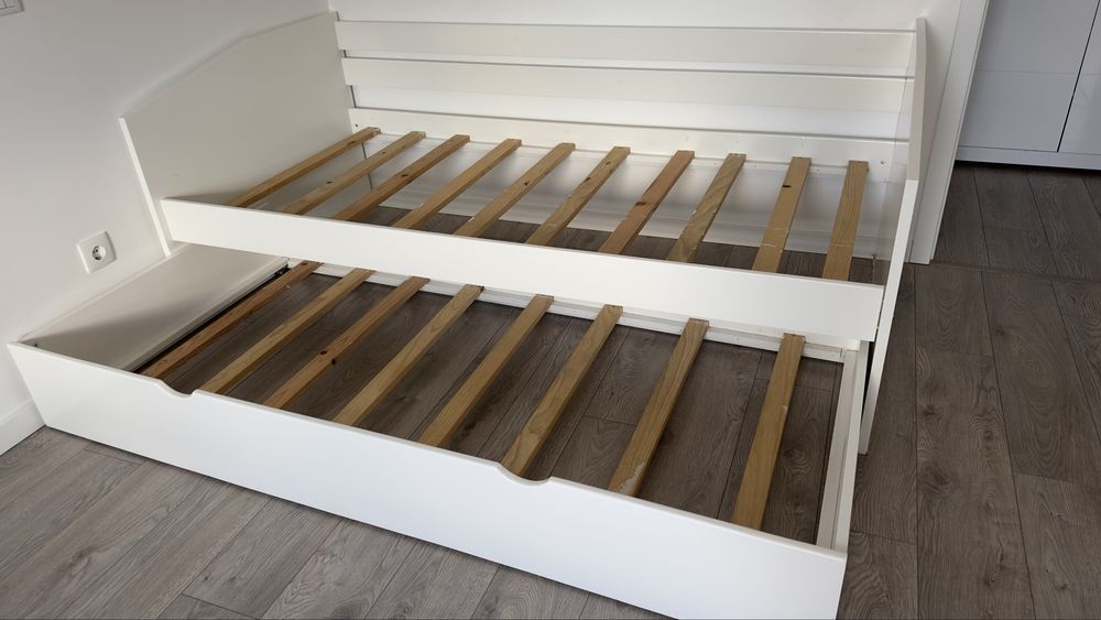 Cama infantil branca – em bom estado