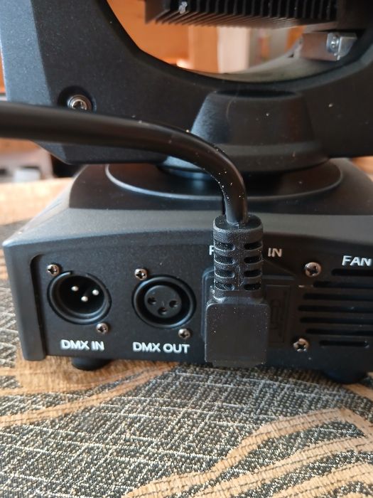 Ruchoma glowa LED  MINI spot reflektor dmx oświetlenie sceniczne