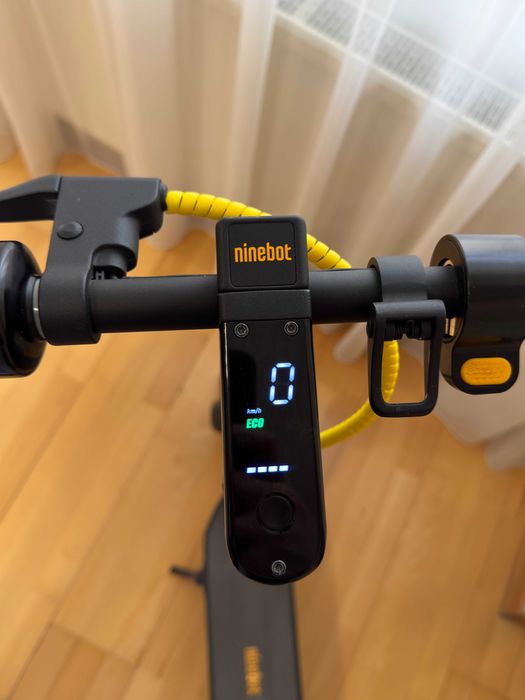 Ninebot KickScooter Max G30 — малий пробіг / багата комплектація