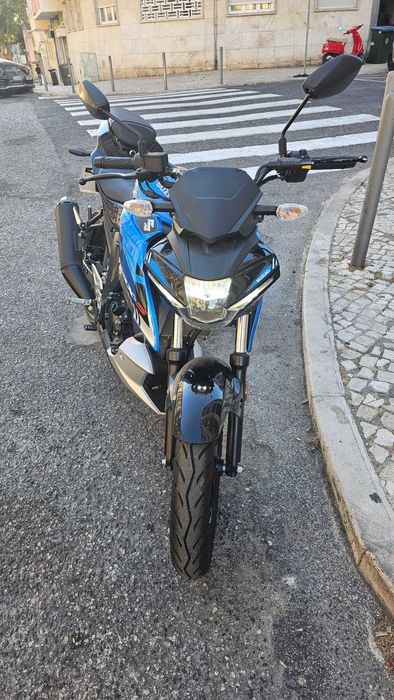 Suzuki GSX-S125 • Ano 2023  • Apenas 2030 km • Impecável