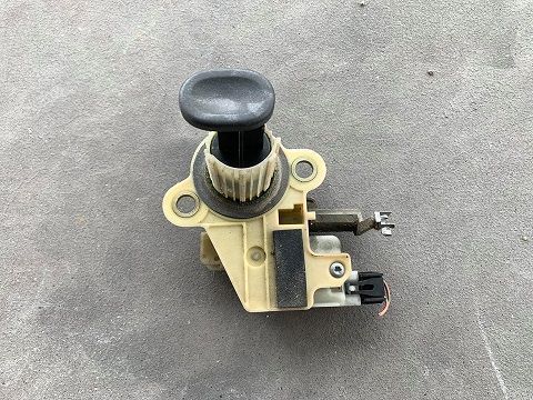 Botão da tampa da mala Renault Laguna 1 Mk1